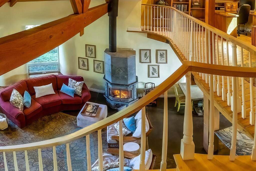 European Style Straw Bale Retreat Villa Ashland Exterior photo